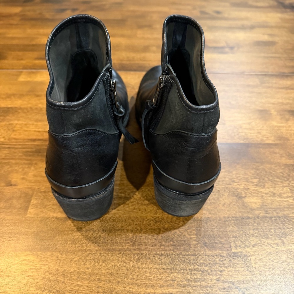UGG Penelope Black Leather Ankle Boots Sz 9 1008710 - Picture 4 of 7